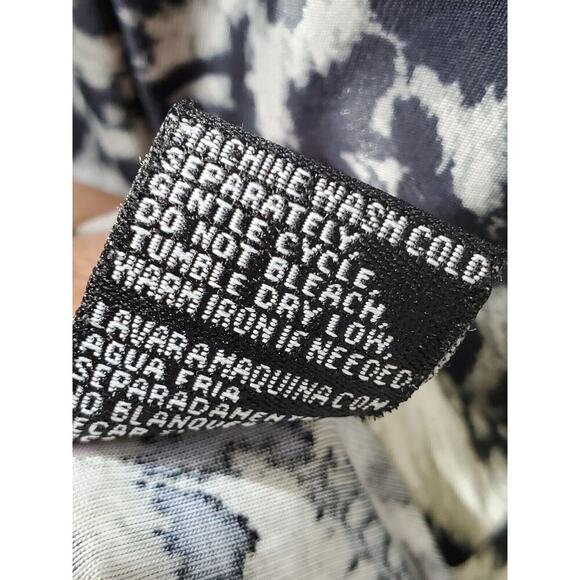 Essentials Women Black White Snake Print Polyester Button Front Top Shirt Small - Picture 10 of 12